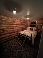 The Grove - Private Space / Shared Bathroom