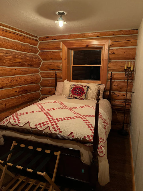 The Grove - Private Space / Shared Bathroom