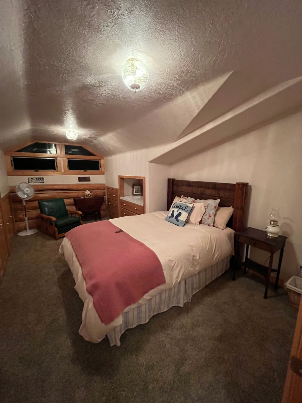 The Hearth - Private Space / Shared Bathroom