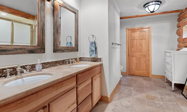 The Nourish Suite - Private Space / Private Bathroom