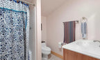 The Grove - Private Space / Shared Bathroom